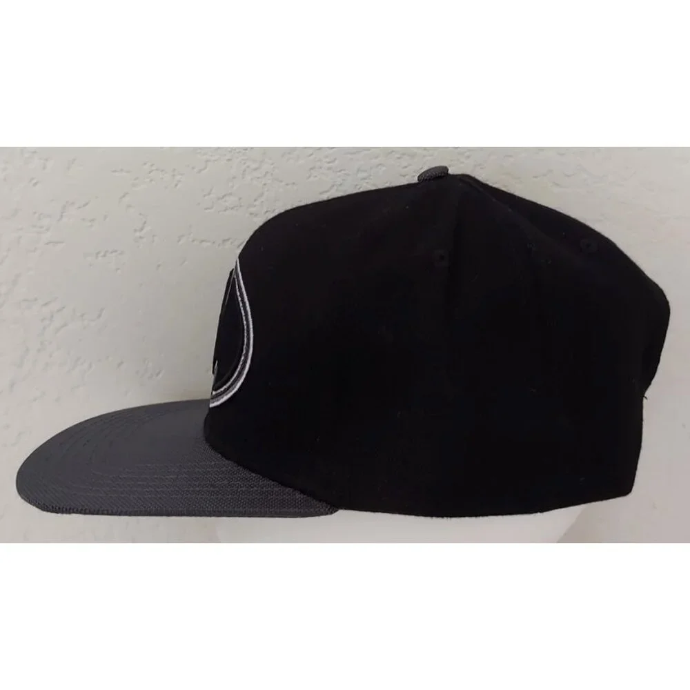 Batman Black and Grey Snapback Adjustable Cap Black And Gray Baseball Cap NWOT - Picture 3 of 7